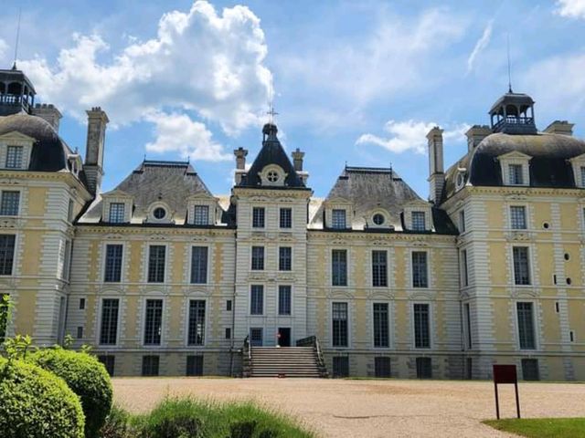 The Grand Estate Of Chateau De Cheverny