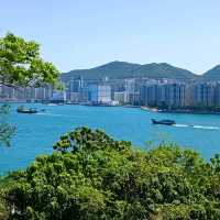 Quiet hike from Devil's Peak to Fisherman Village