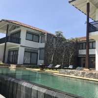 5 bedroom Pte  villa with serving staff 