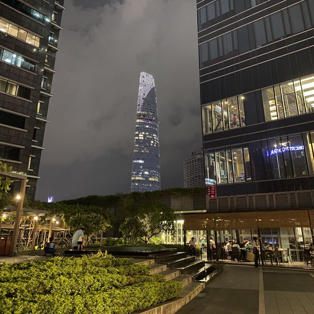Rooftop Garden Saigon Centre จุดชมวิวเมืองไซ่ง่อน