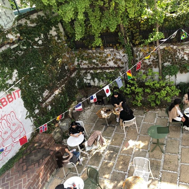 여심저격 탕탕! 안국역 “핑크레빗”