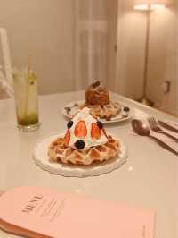 【東京】可愛らしいカフェのクロッフルが絶品！
