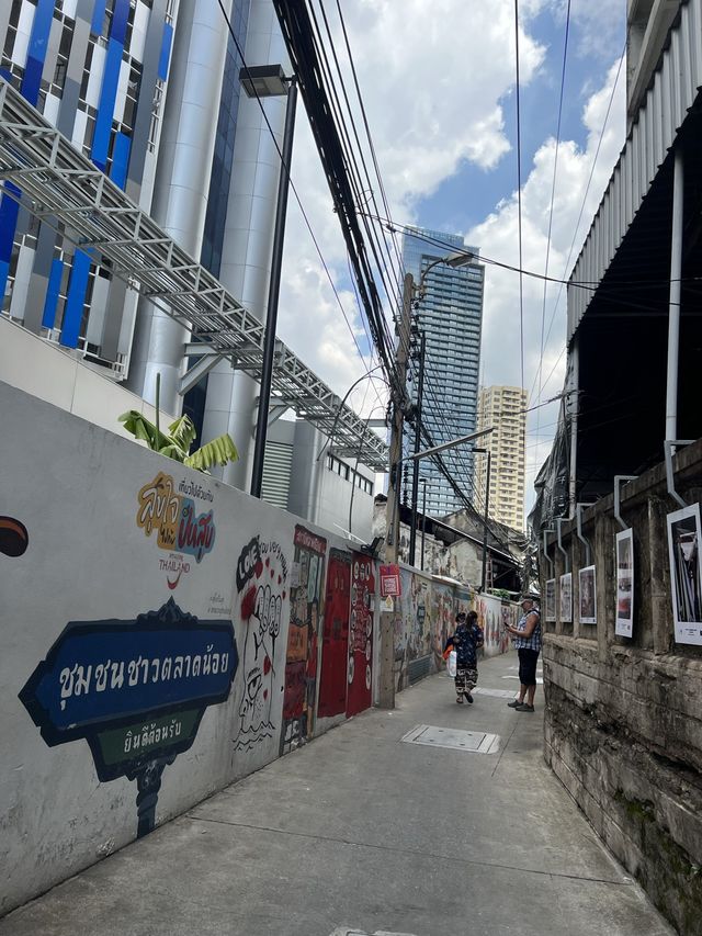 เสพงานอาร์ตที่ตลาดน้อย