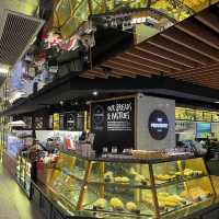 Mandarin Gallery - a more upscale shopping ma