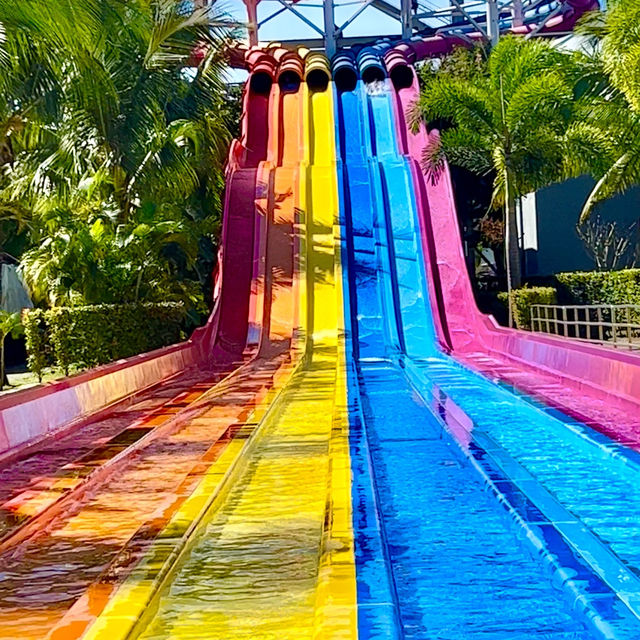 THE LARGEST WATERPARK IN THE PHILIPPINES! 💦