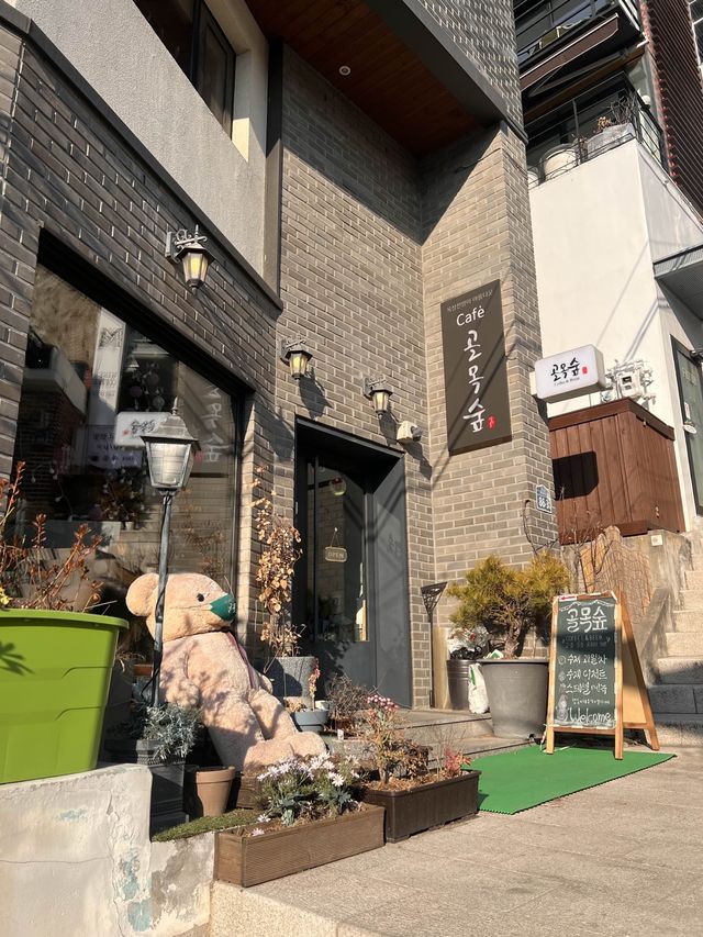 韓国/ソウル【三清洞】ルーフトップからの眺めが最高！韓屋(ハノク)の建物を見ながらコーヒータイム