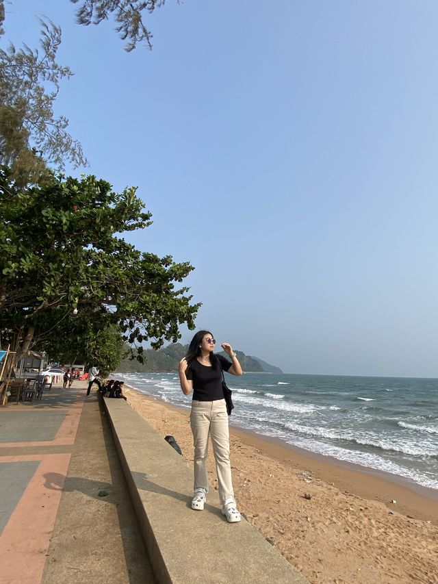 🏖️หาดแหลมเสด็จ  อ.ท่าใหม่ จ.จันทบุรี🌊☀️