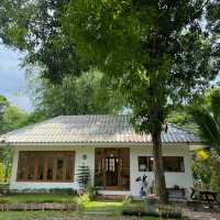 คาเฟ่สไตล์มินิมอลที่ "บ้านมีสวน" คาเฟ่