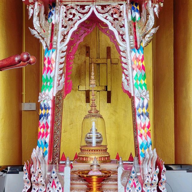 มหาธาตุ​เจดีย์สีทอง