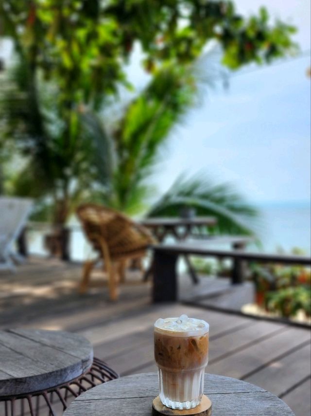 4 Monkeys Cafe & Bar