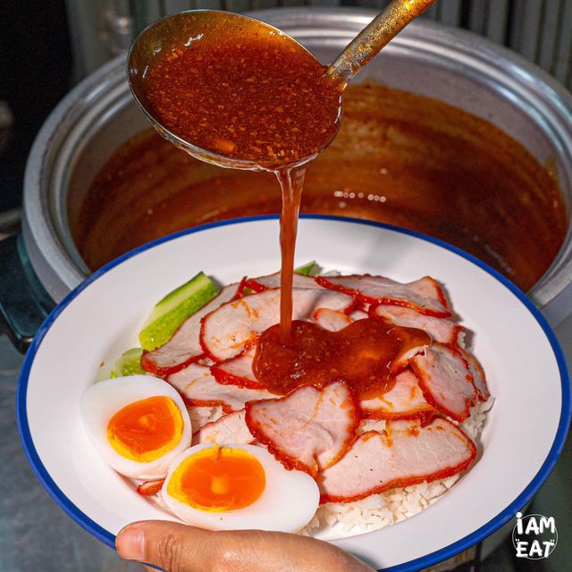 อ้วน อ้วน บะหมี่หมูกรอบ ร้านเด็ดย่านจอมทอง