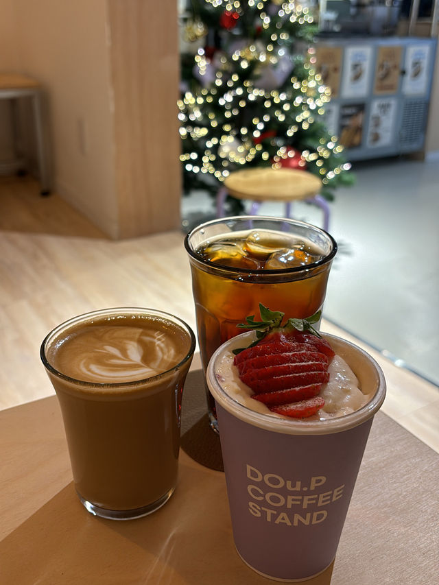크리스마스 트리가 있는 감성카페 대구 [도우프커피]🎄