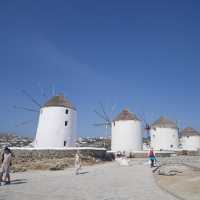 越夜越多人的希臘渡假島嶼Mykonos