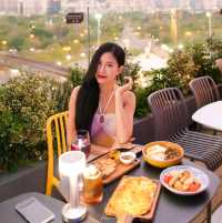 ดินเนอร์บนรูฟท็อปบาร์ใจกลางกรุง วิวสวยมาก