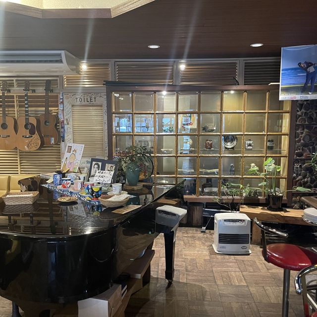 사카이미나토 항구의 작은 카페, 카페 쿠로(クロ)