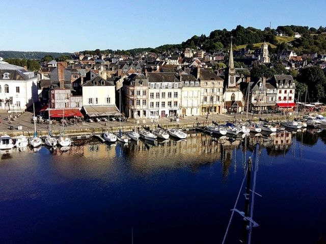 ท่าเรือแสนสวยของเมือง Honfleur