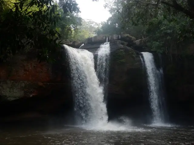 น้ำตกเหวสุวัต (อุทยานแห่งชาติเขาใหญ่)