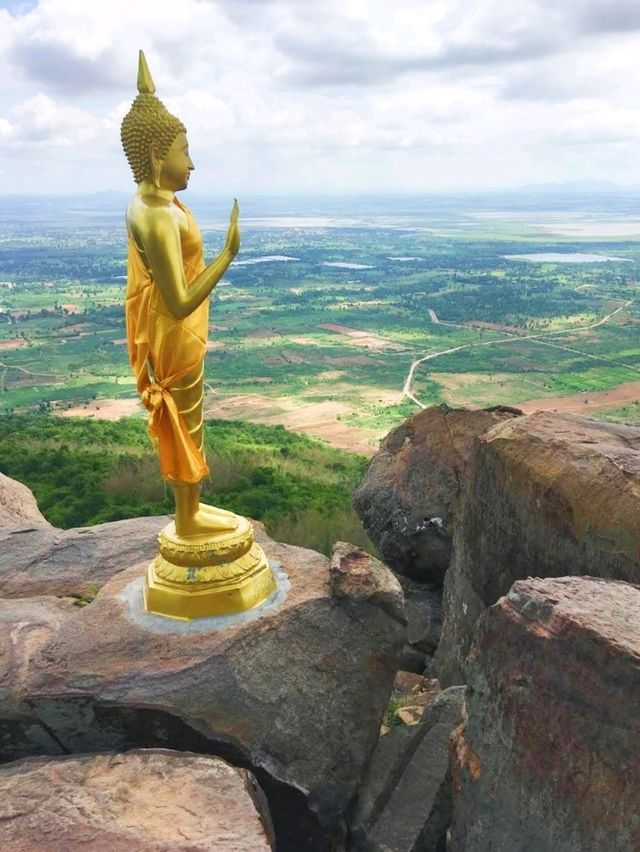 Khao Phraya Doenthong Viewpoint