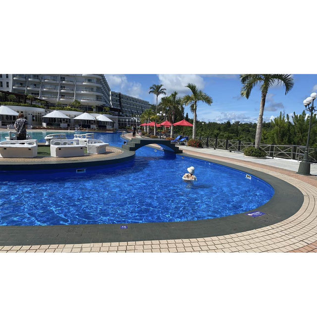 沖縄🇯🇵恩納村✨目の前に広がる🏖️青い海が見渡せる🏨