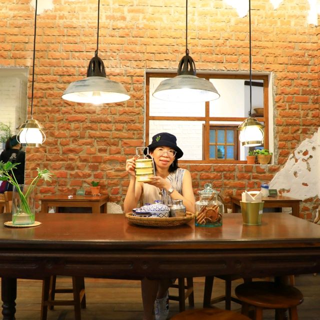 บ้านข้าวหนม คาเฟ่ขนมไทย ที่กิน ที่เที่ยว อยุธยา
