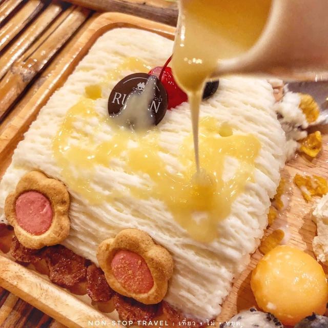 นั่งทานอาหารแบบฟินๆ ริมน้ำ สุดแสนโรแมนติก …