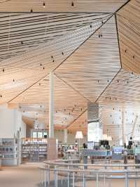 【栃木｜那須・黒磯】とても居心地のよい素敵な建築の図書館。那須塩原市図書館 みるる