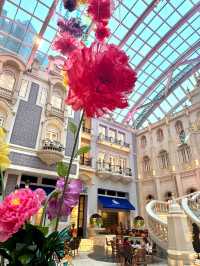 免費看澳門美高梅天幕廣場「蝶戀花仙境」🌺