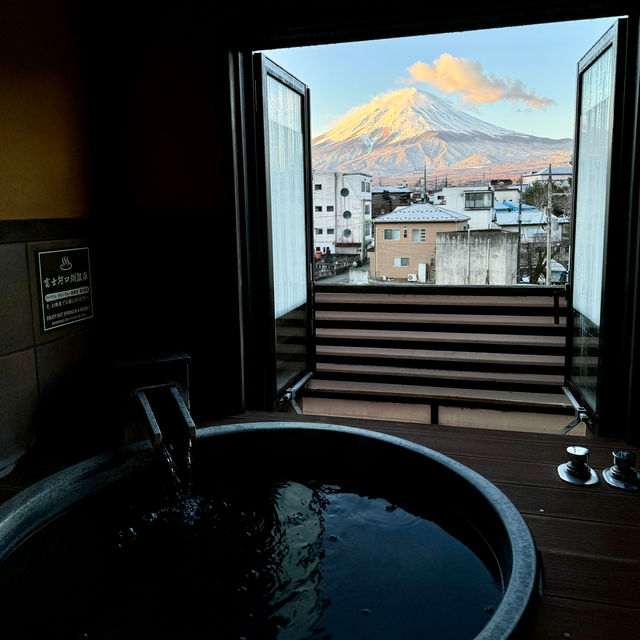 【🗻富士山景私人溫泉旅館】- 豪華山景房連私人風呂，湖景、大山及富士山的景色！