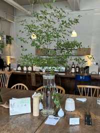 【北海道カフェ】紫陽花の咲き誇るお店に入るとコーヒーのいい香り