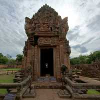 เขาพนมรุ้งในวันที่อากาศดี