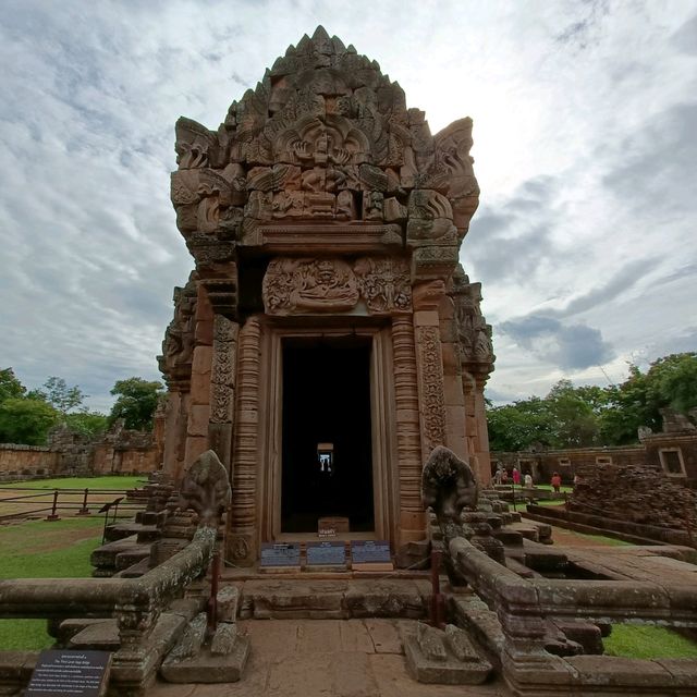 เขาพนมรุ้งในวันที่อากาศดี