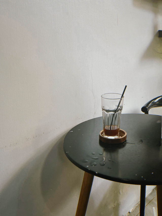 Lost in the art and aroma at Bowerbird Coffee 🎨☕️