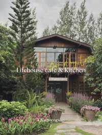 Lifehouse Cafe & Kitchen 🏡🚪🪑