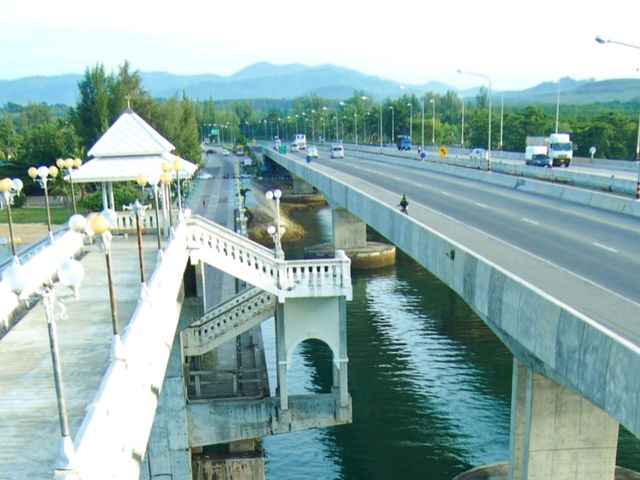 สะพานรักสารสิน