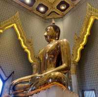 พระพุทธรูปทองคำ วัดไตรมิตรวิทยารามวรวิหาร
