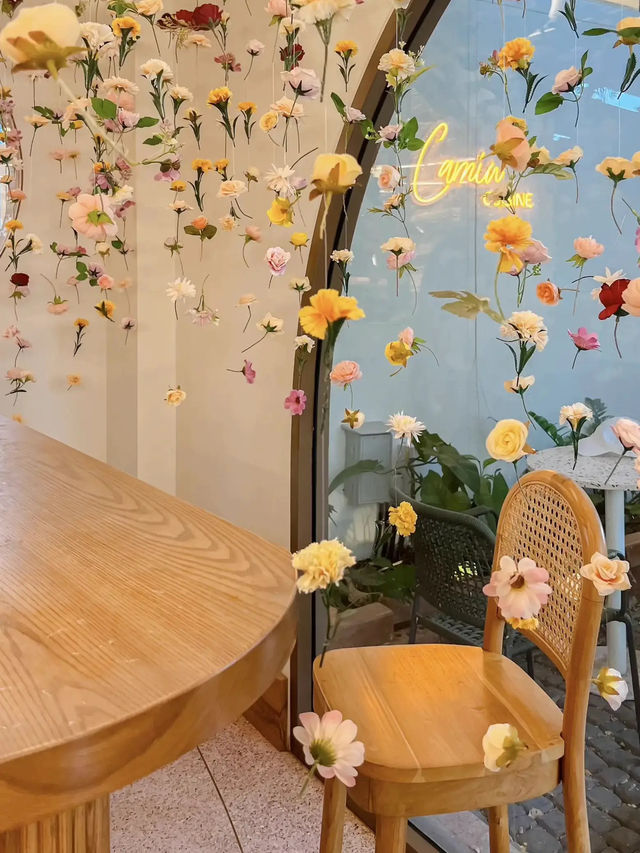 คาเฟ่ดอกไม้เปิดใหม่ย่านอารีย์🌷