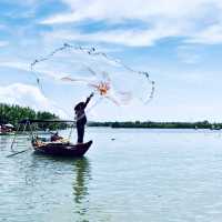 Enjoyable and unique ride on basket boat and get spinned