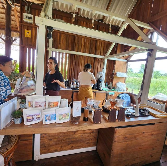 คาเฟ่แบบสโลว์บาร์ Go Back Home