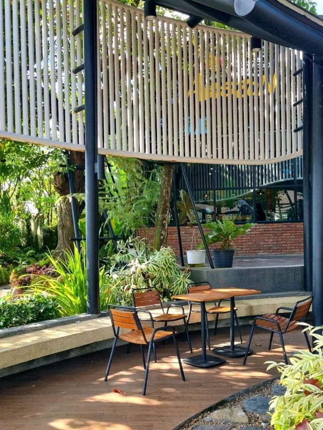 MAGICAL FOREST IN CAFE AMAZON