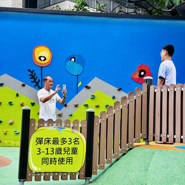 **Moko Park in Mong Kok: A Hidden Urban Oasis**