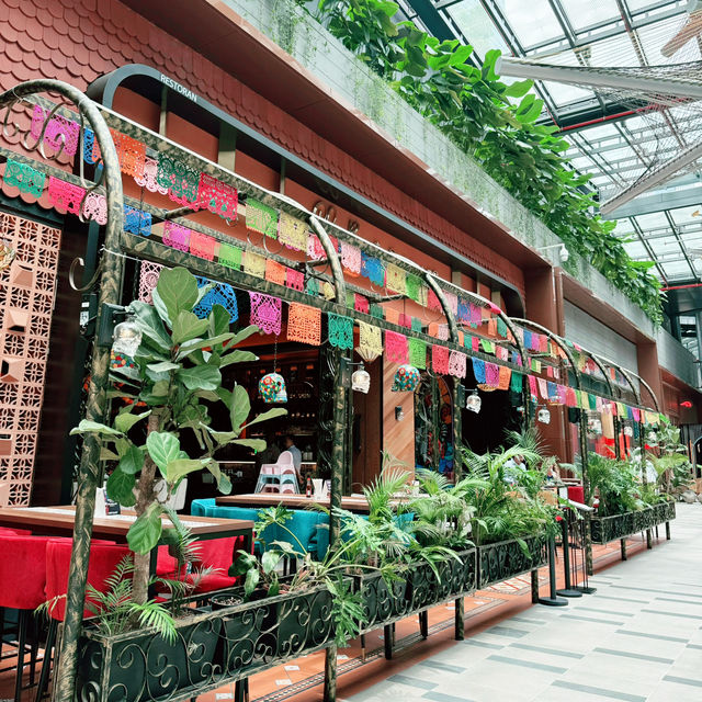 City’s Best-Kept Secret: Dining Terrace TRX – A Hidden Culinary Haven!