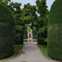 A Royal Botanical and Zoological Garden