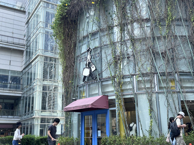 🛍️ 老虎城購物中心 | 台中西屯區のモダンな中型ショッピングスポット