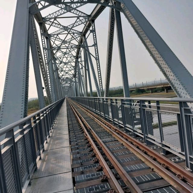 屏東河濱公園 舊鐵橋 運動放風的好地方