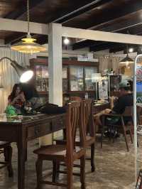 Cafe.small Talk | คาเฟ่ลับลพบุรี