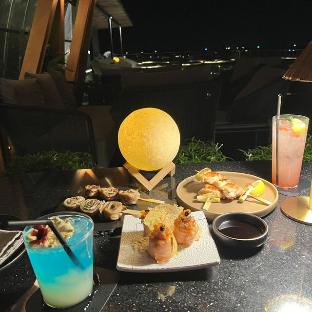 Over the moon โซนใหม่ Vibe สุดปัง