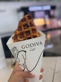 上機前的飲品雪糕Grab & Go @GODIVA CAFE