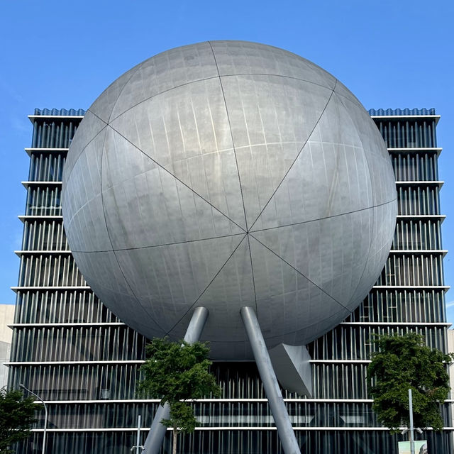 台北表演藝術中心-前衞，富現代感的台北新地標