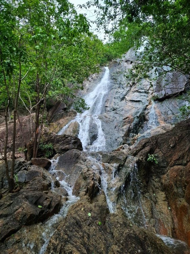 น้ำตกผาน้ำหยด