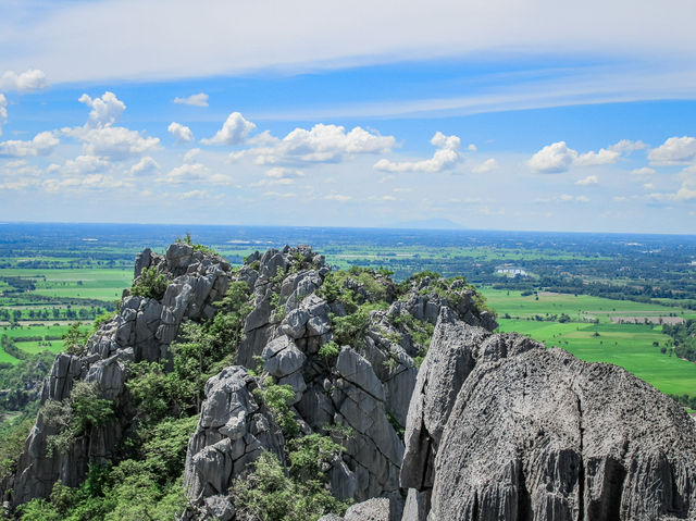เที่ยว “เขาหน่อเขาแก้ว”มหัศจรรย์ธรรมชาติ 🏞️